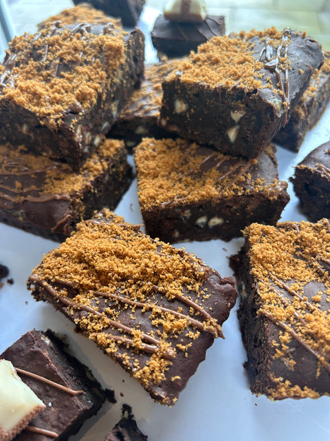 Ready Baked Tray Bake Slab - Blondie or Brownie
