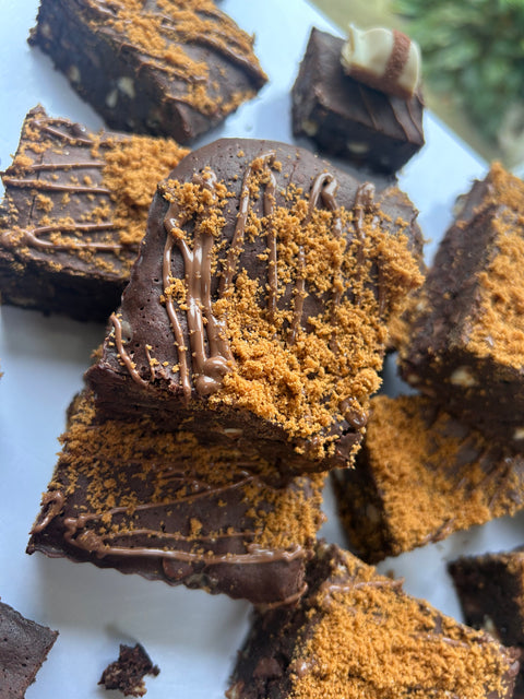 Ready Baked Tray Bake Slab - Blondie or Brownie