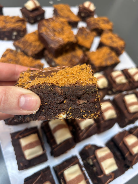 Ready Baked Tray Bake Slab - Blondie or Brownie